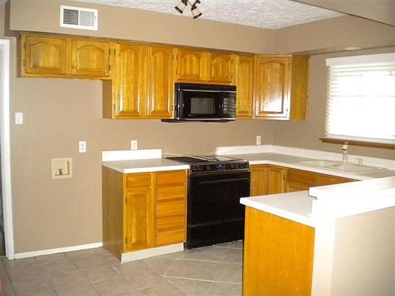 5th image of 9303 Livenshire Dr