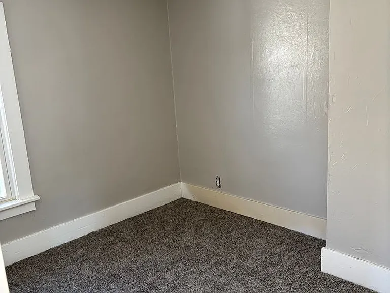 835 Carlysle St — Photo 3