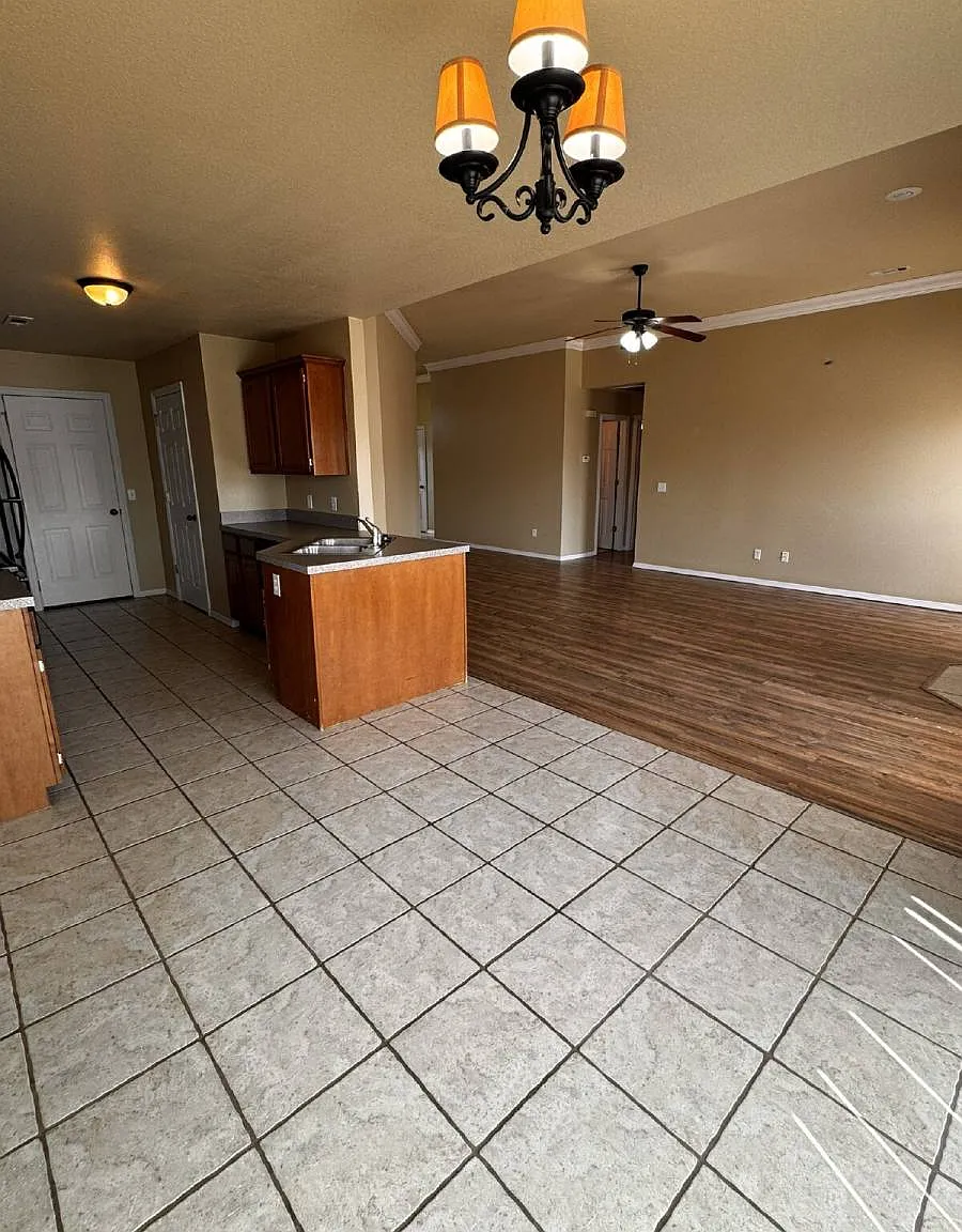 1532 Hutchinson St in Pea Ridge, AR 72751 — Photo 4