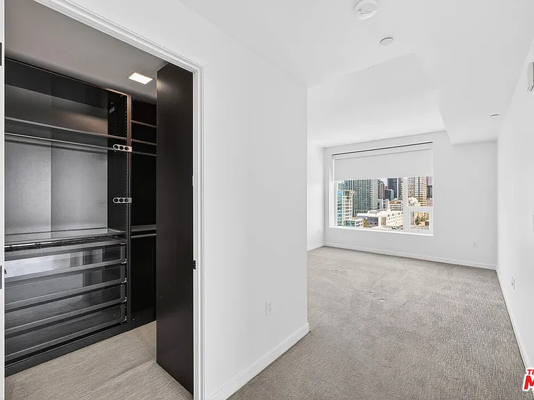 1050 S Grand Ave #1410 — Photo 13