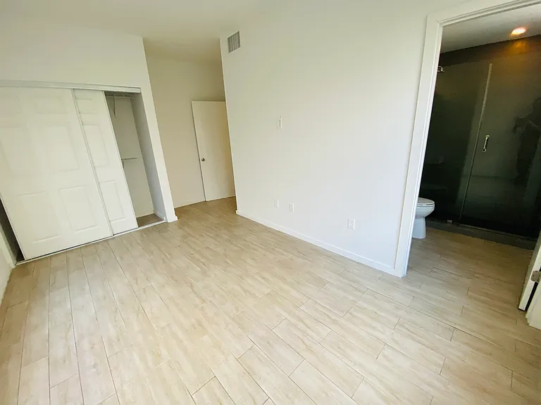 1613 Meridian Ave #305 — Photo 10