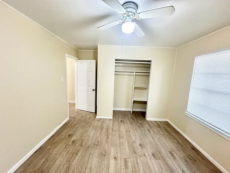104 E Fowler Ave — Photo 35