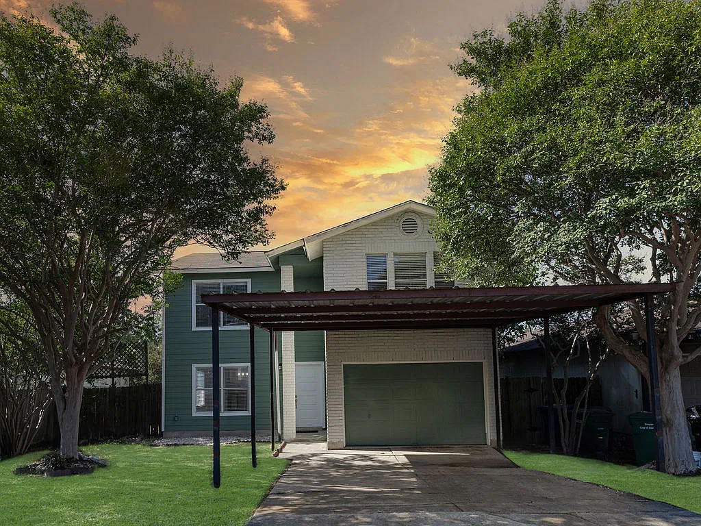 4 bed, 2.5 bath, 2278 sqft, $2,100 — Photo 1