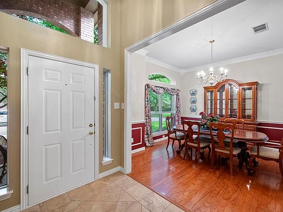3rd image of 11 Brookway Ct