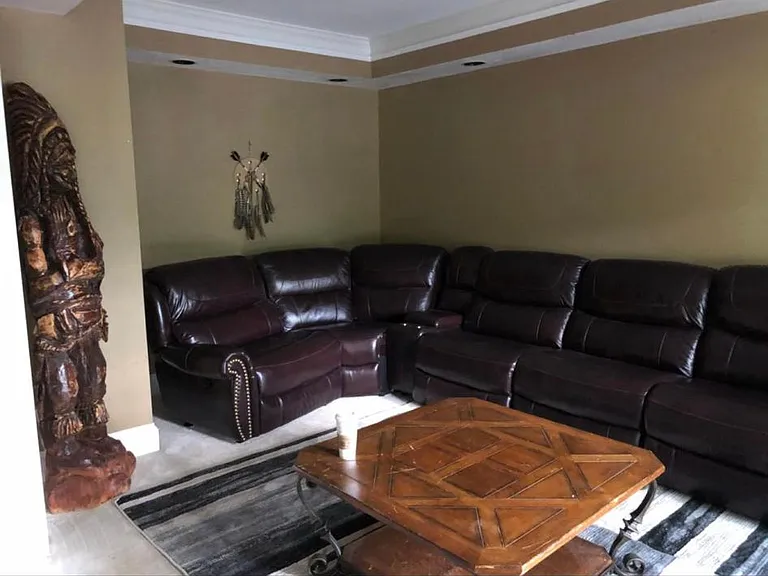 White Oak Dr — Photo 5