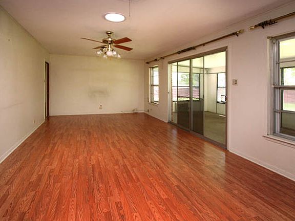 2nd image of 618 Antler Dr