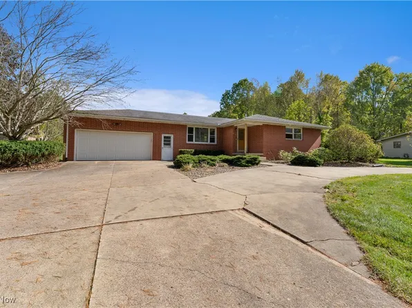 2425 Pleasant Valley Rd, Niles, OH 44446