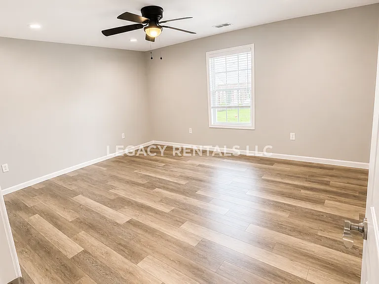 240 Longwood Ln #1 — Photo 10