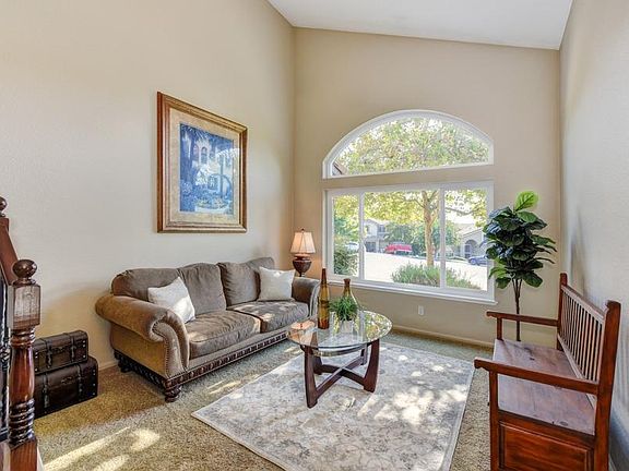 5th image of 105 Skidmore Ct