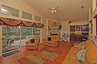 4th image of 8702 Tantallon Cir