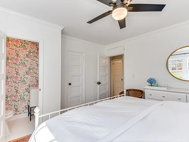 2701 Oakland Ave — Photo 11