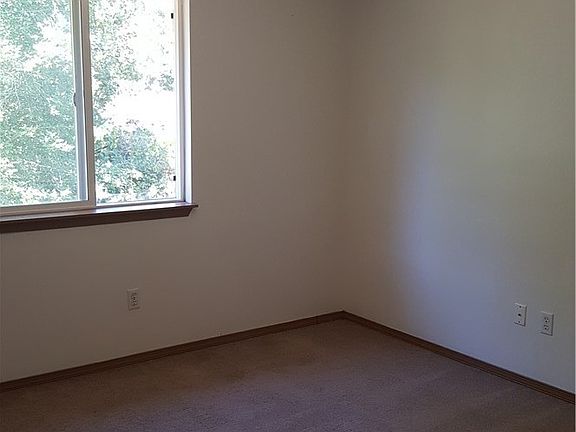 3rd image of 923 78th Court E