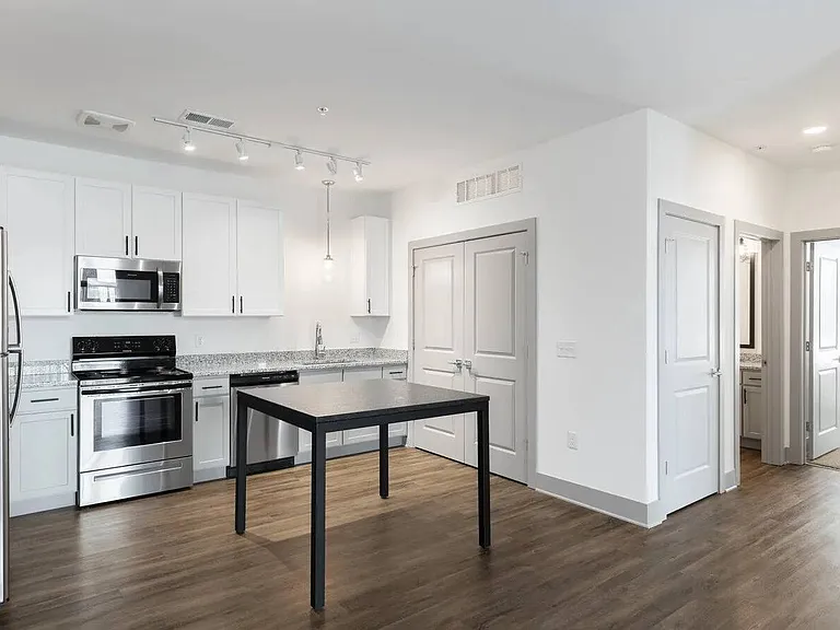 Parkview Apartments — Photo 22