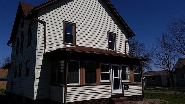 1st image of 831 15th Ave