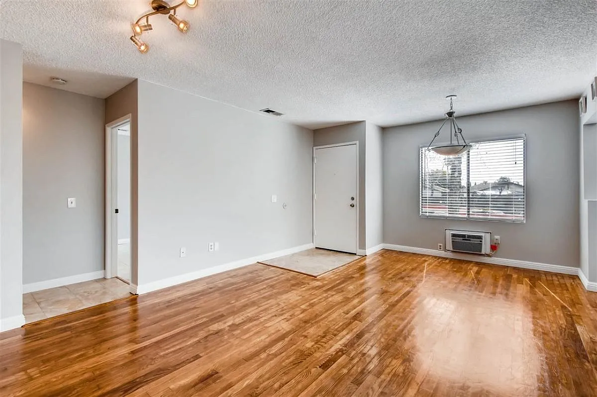 2 bed, 866 sqft, $2,800 — Photo 4