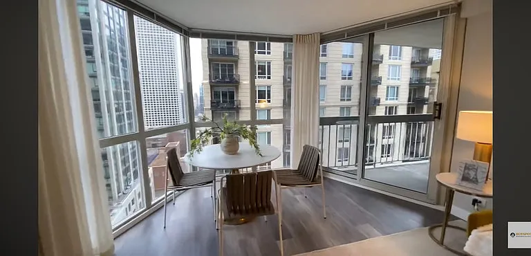 40 E Delaware Pl #12F — Photo 2