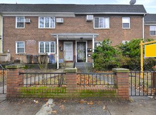 137-52 70th Ave, Flushing, NY 11367