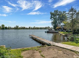 9329 Bonnie Briar St, White Lake, MI 48386