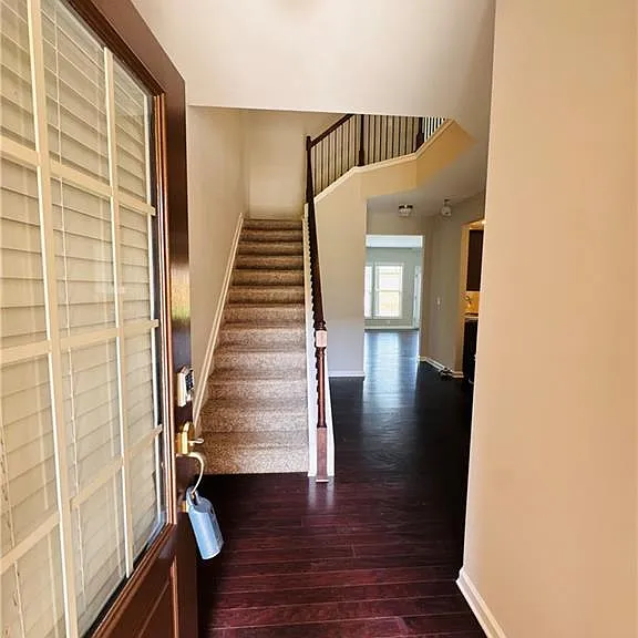 1335 Hampton Oaks Dr — Photo 2