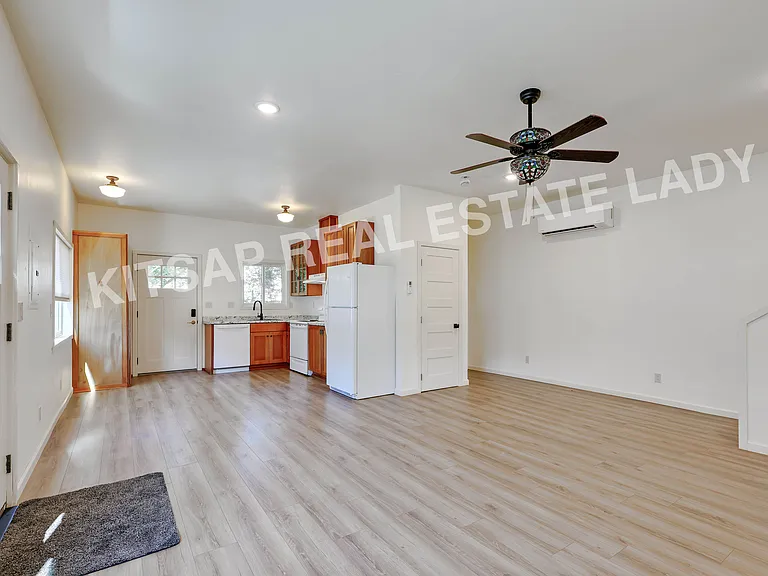 15449 Washington Ave NE #101 — Photo 6