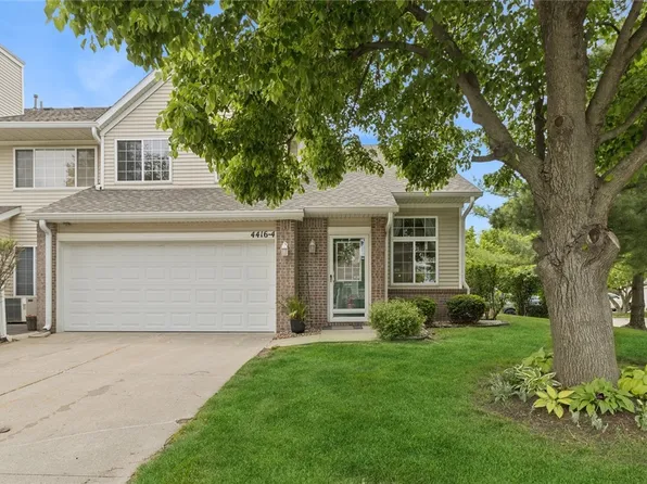 4416 104th St APT 4, Urbandale, IA 50322