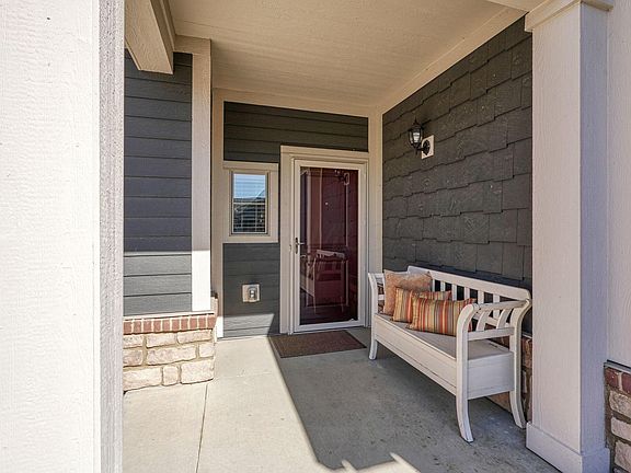 4th image of 10326 Spicebrush Dr