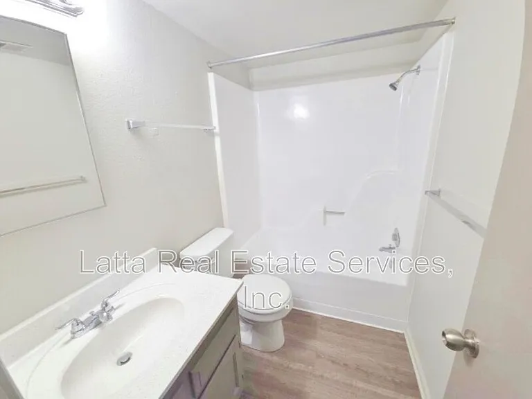 402 W 31st St #101-A — Photo 8