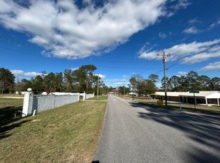 327 Ten Lake Dr, Defuniak Springs, FL 32433