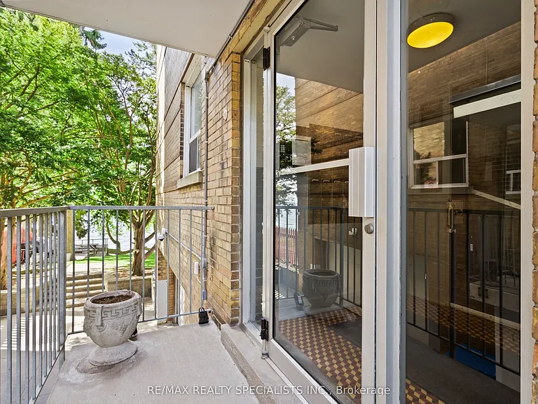 2697 Lake Shore Blvd W #25 — Photo 44