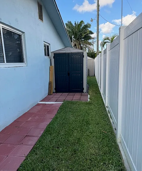 4340 SW 53rd Ave — Photo 5