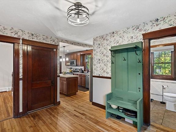 3rd image of 9 Benton St