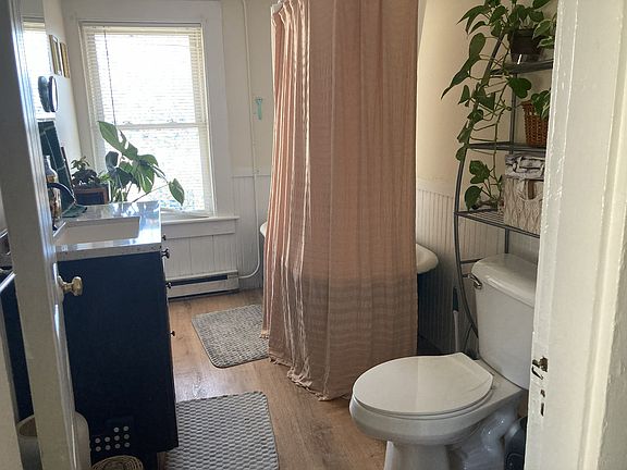 4th image of 48 4th St APT 4