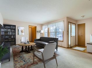 6890 Inverness Trl, Inver Grove Heights, MN 55077