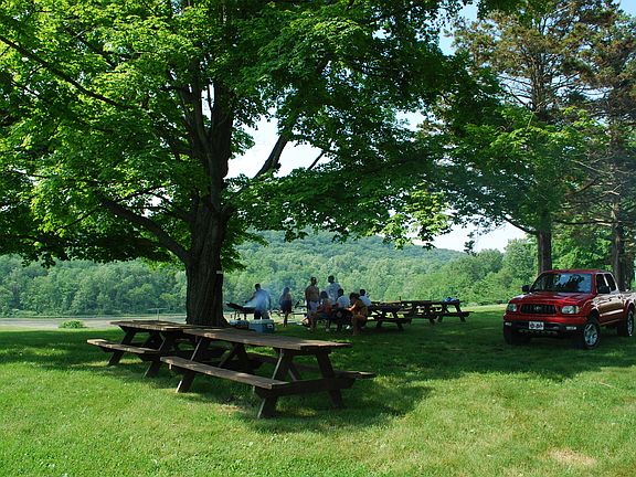Community BBB Picnic area