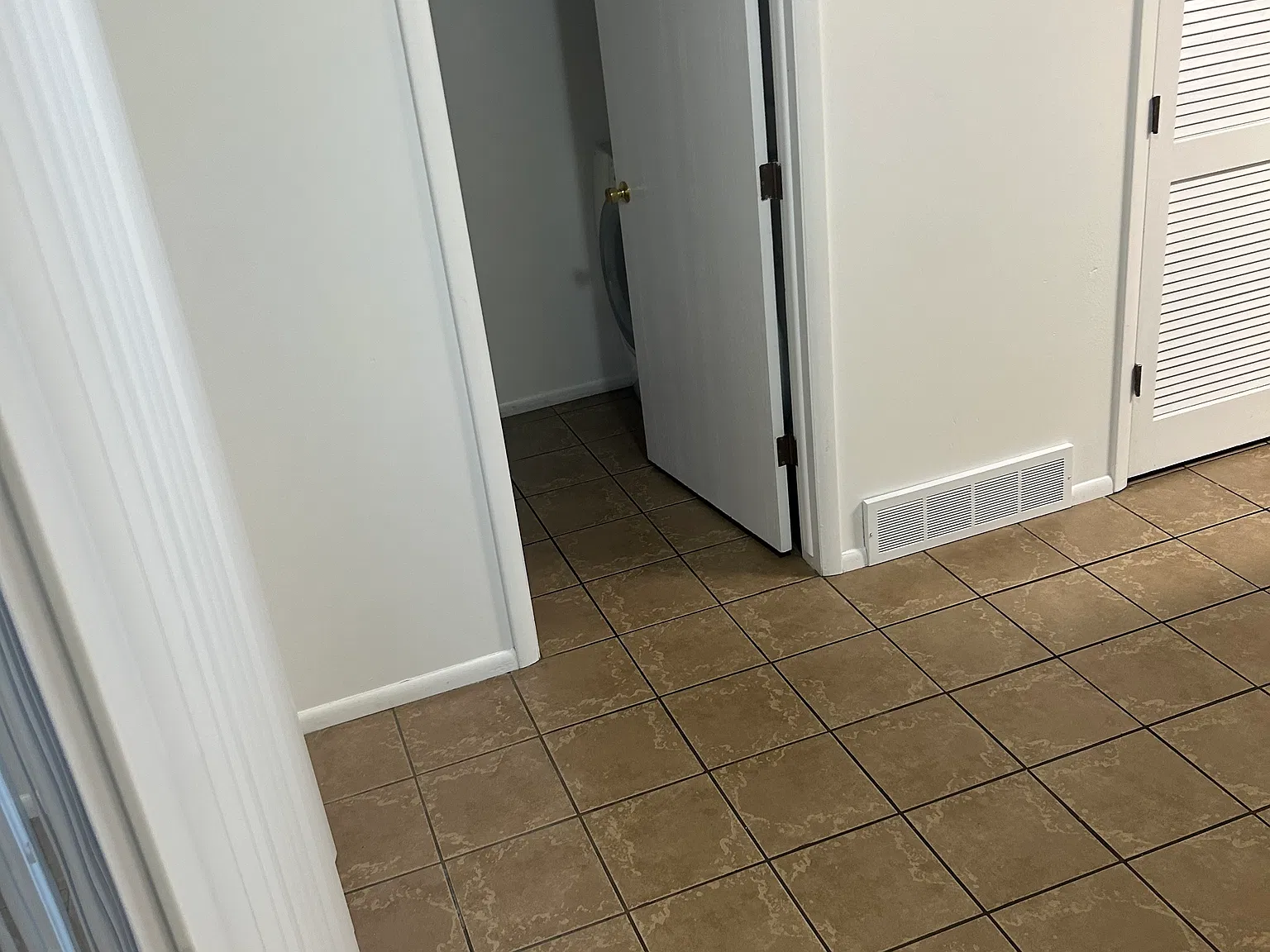 554 N 200 W — Photo 4