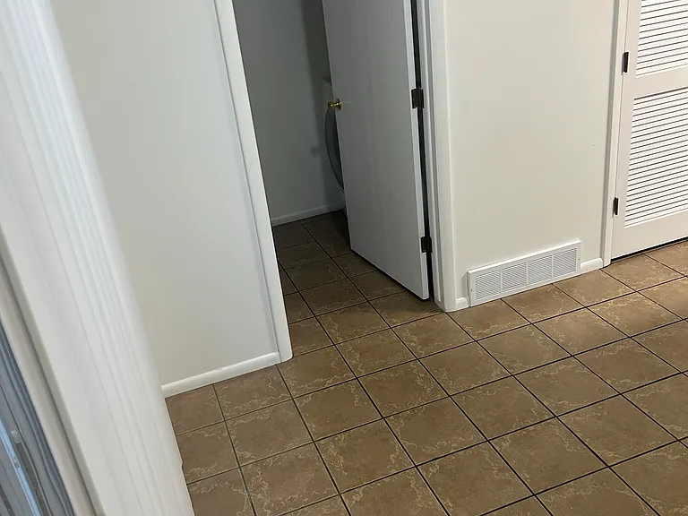 554 N 200 W — Photo 6