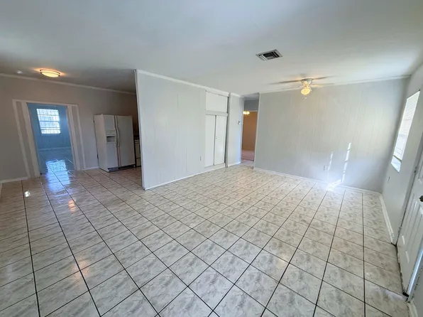 2951 NW 164th St, Miami Gardens, FL 33054