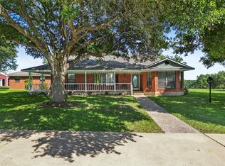 3717 Mockingbird Ln, Navasota, TX 77868