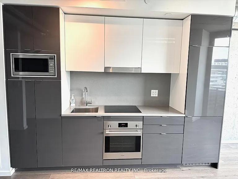 21 Lawren Harris Sq #1101 — Photo 10