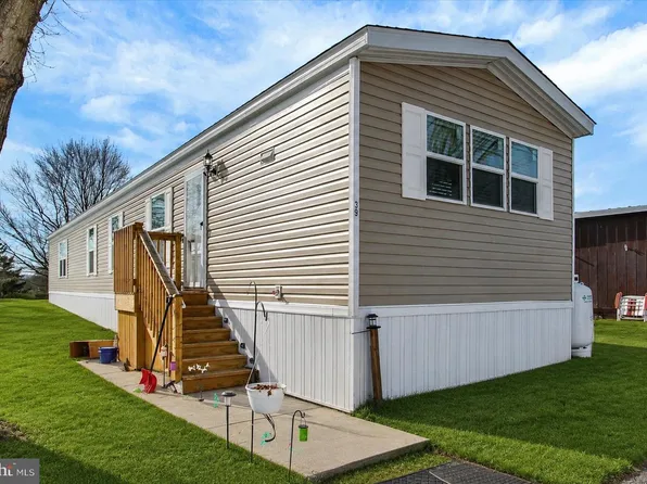 39 Chesapeake Est, Thomasville, PA 17364