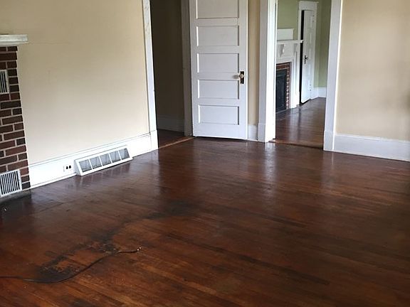 3rd image of 105 Lyman Ave