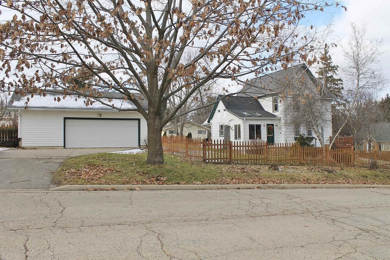 801 4th Street, New Glarus, WI 53574 Zillow