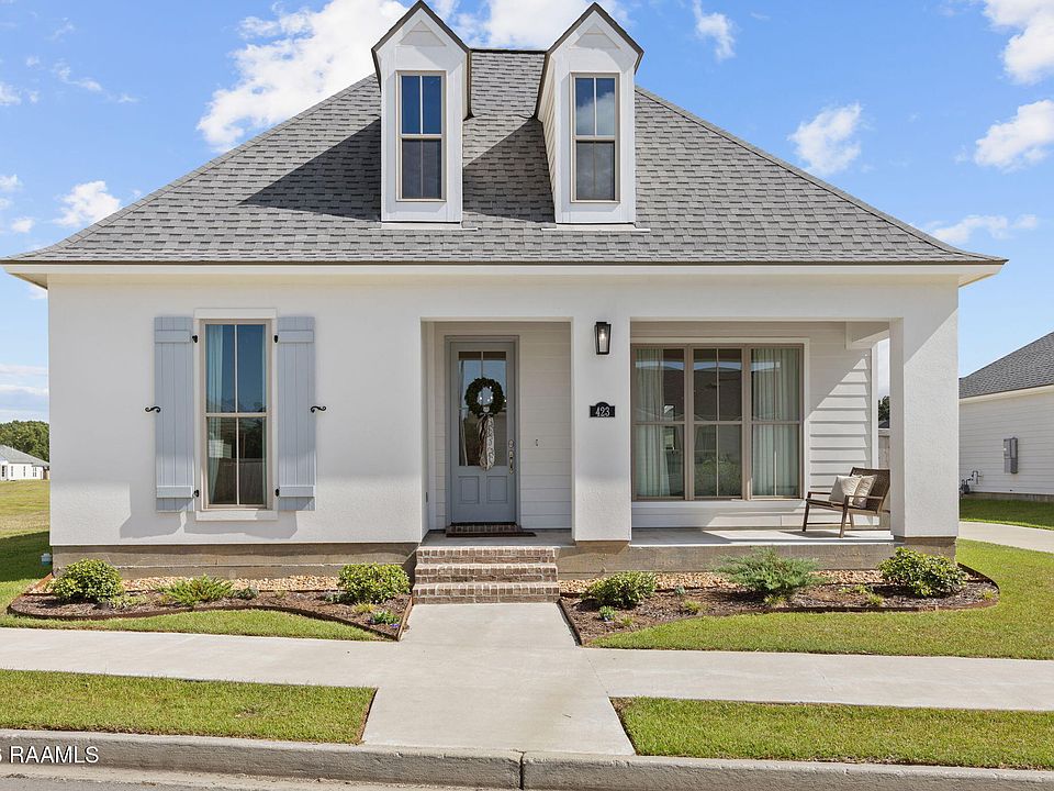 1st image of 423 Flores Ct
