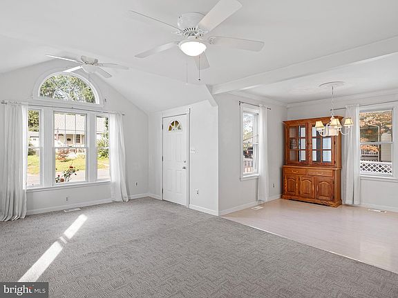 3rd image of 402 Ohio Ave