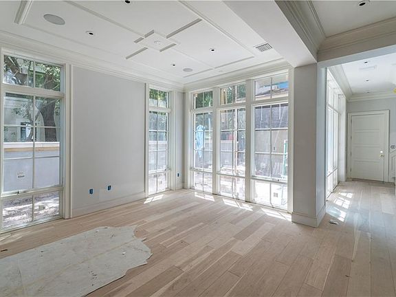 5th image of 643 N Park Ave