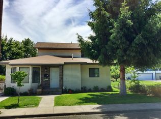 21 SW 9th St, College Place, WA 99324