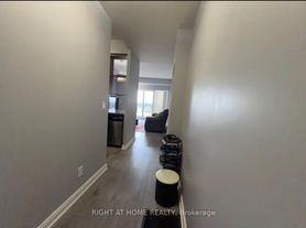 181 Village Green Sq