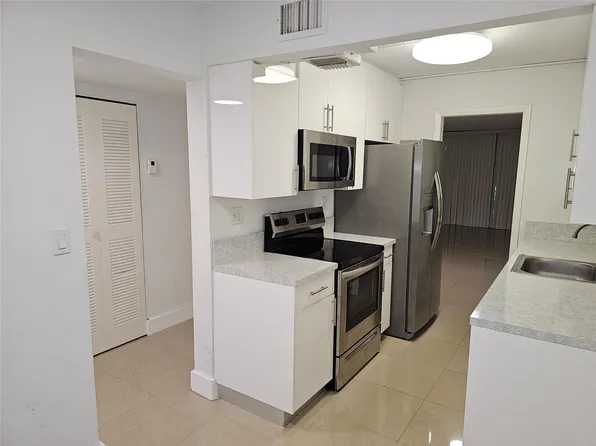 3001 NW 48th Avenue #232, Lauderdale Lakes, FL 33313