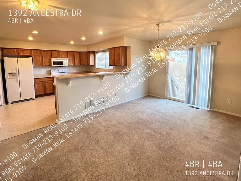 1392 Ancestra Dr — Photo 3