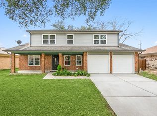 828 Fairfax Dr, Gretna, LA 70056